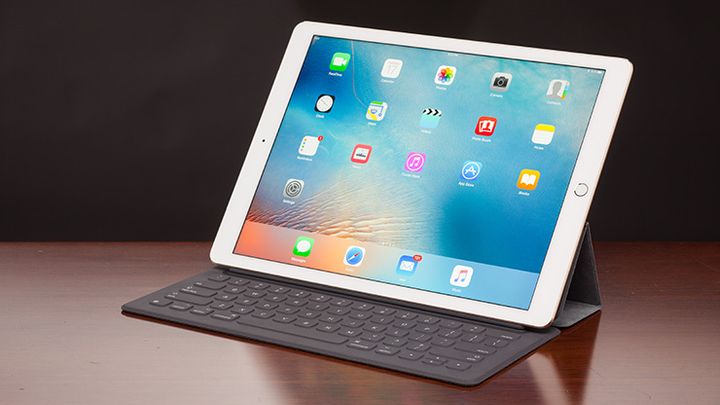 iPad v poslednom štvrťroku v predaji predčil Microsoft Surface