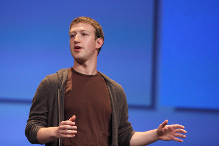 Zuckerberg sa zastáva firmy Apple v súdnom spore