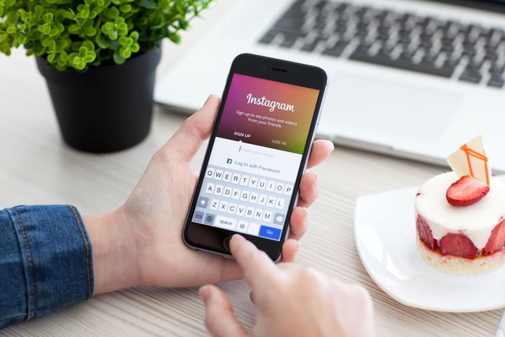 Instagram po novom umožňuje využívanie viacerých účtov