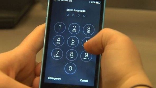 Policajti z LA za pomoci expertov hekli iPhone 5s