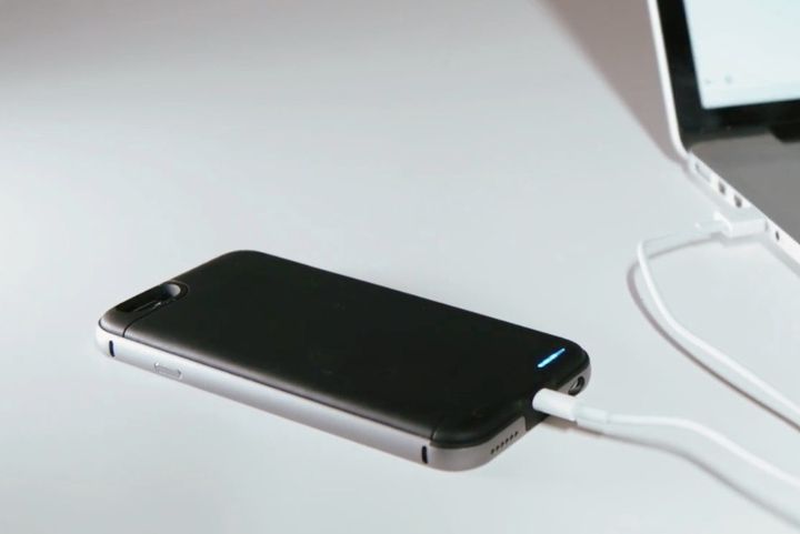 Air Case: Najtenší obal s batériou na iPhone