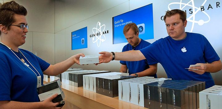 Pracovníkom Apple Store sa zákazníci pravidelne vyhrážajú hrozbou smrti