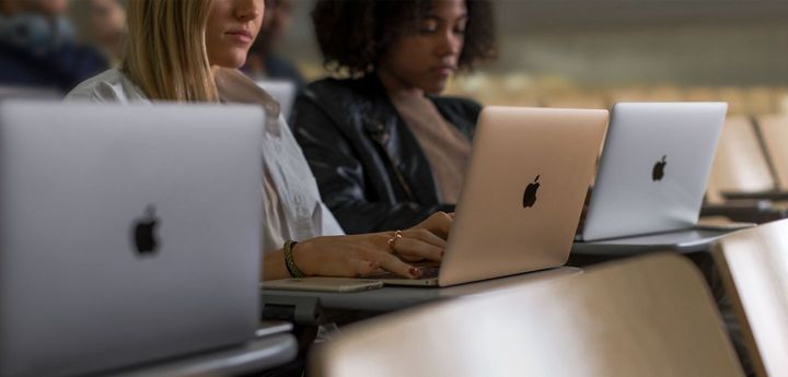 Firma Apple vymenila na dvoch školách staršie iPady za nové MacBooky