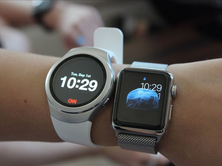Apple Watch sú 3x populárnejšie než hodinky od Samsungu