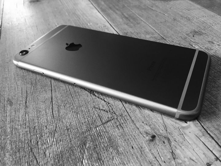 IPhone 7 bude mať displej "hore nohami"