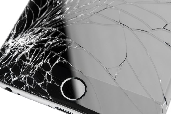 V budúcnosti nás iPhone upozorní na drobné prasklinky na displeji